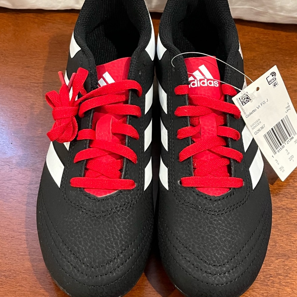 Brand new soccer cleats ⚽️